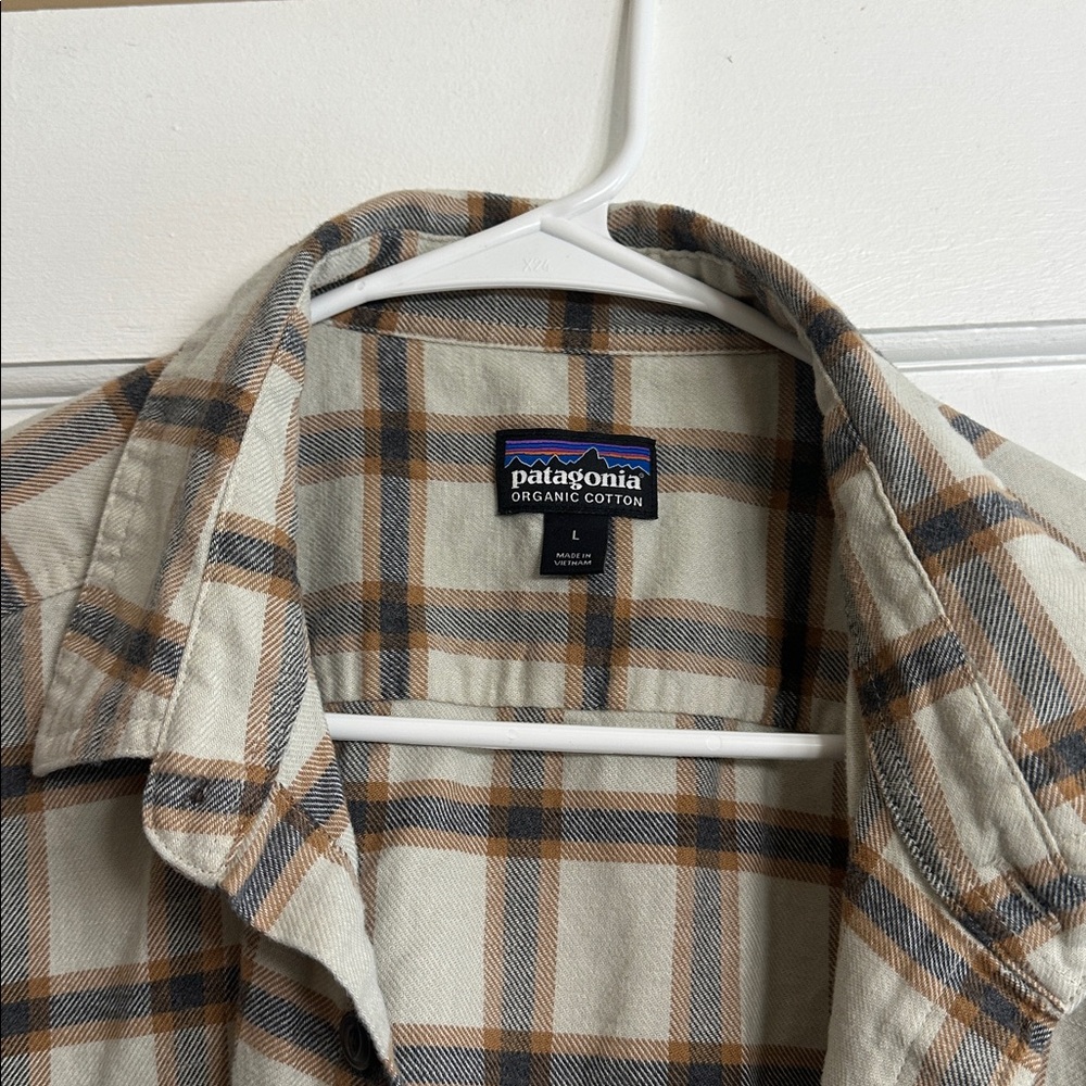 Patagonia Men's  Button Down Shirt - Cream and Brown Plaid 100% Organic Cotton
